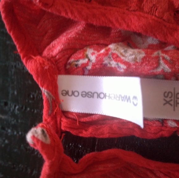 Open shoulder top - Picture 2 of 3